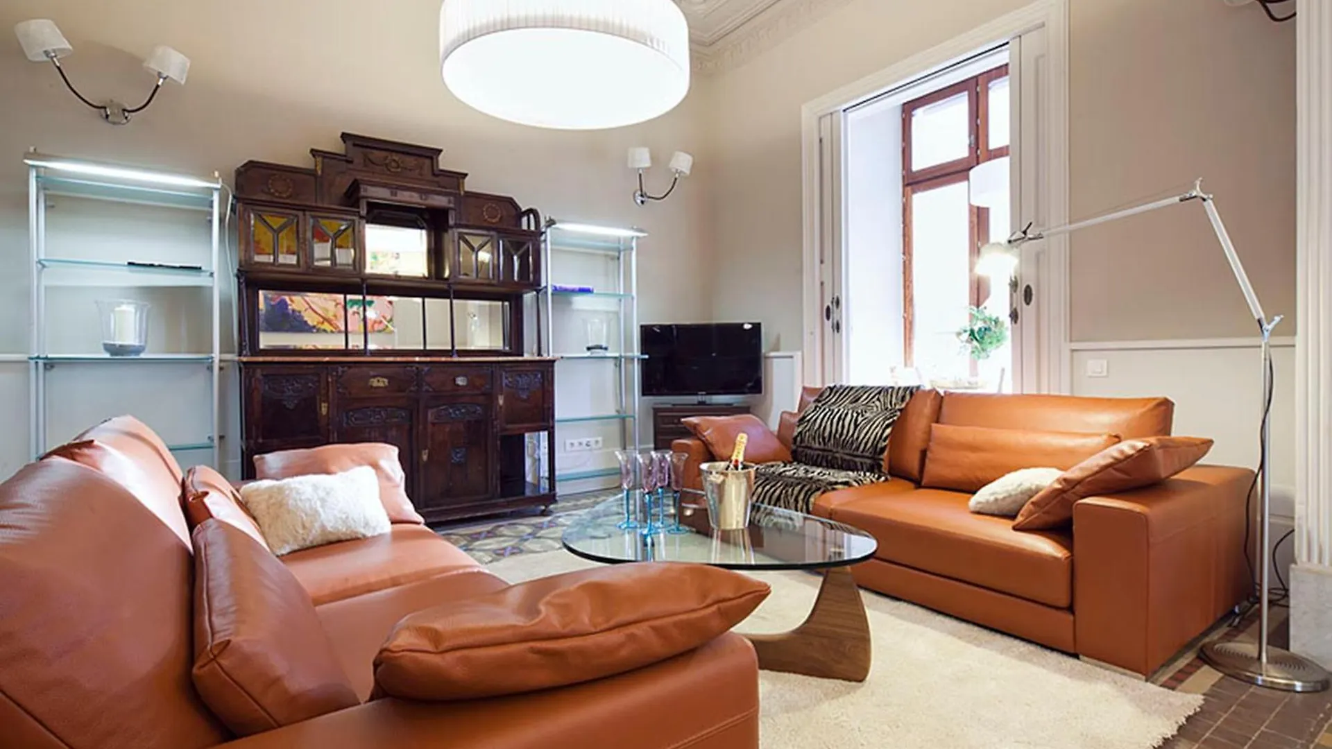 My Space Emirates - Apartments In Rambla De Catalunya Barcelona