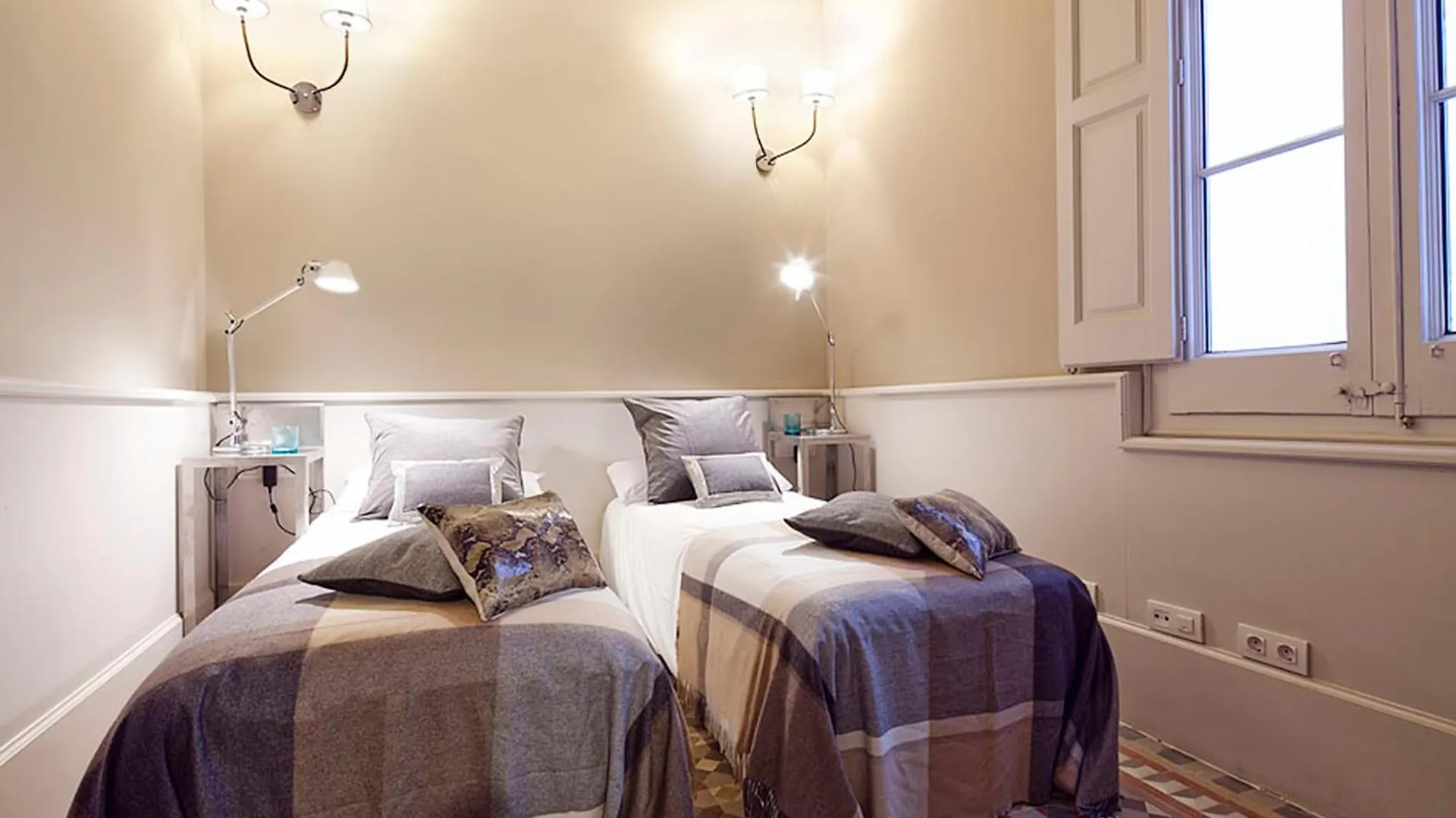 My Space Emirates - Apartments In Rambla De Catalunya Barcelona