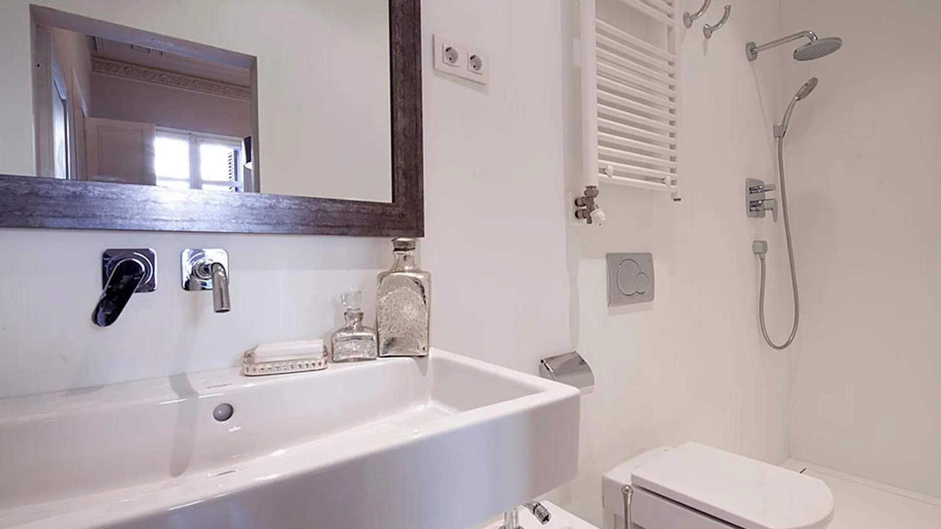 My Space Emirates - Apartments In Rambla De Catalunya Barcelona