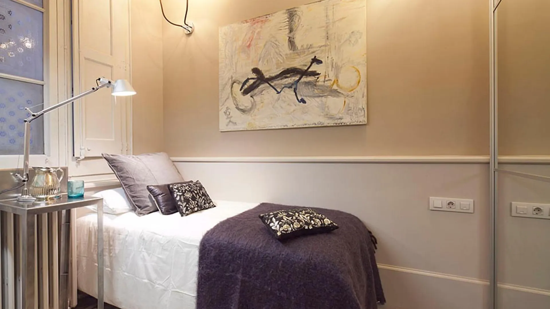 My Space Emirates - Apartments In Rambla De Catalunya Barcelona 0*,  Spain