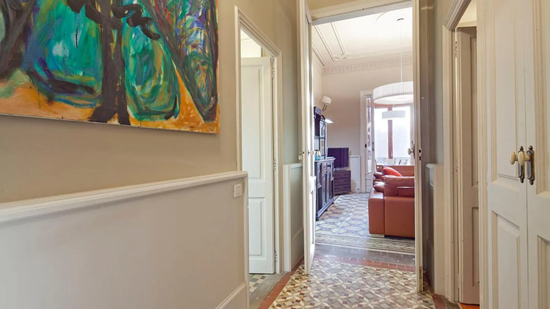 My Space Emirates - Apartments In Rambla De Catalunya Barcelona