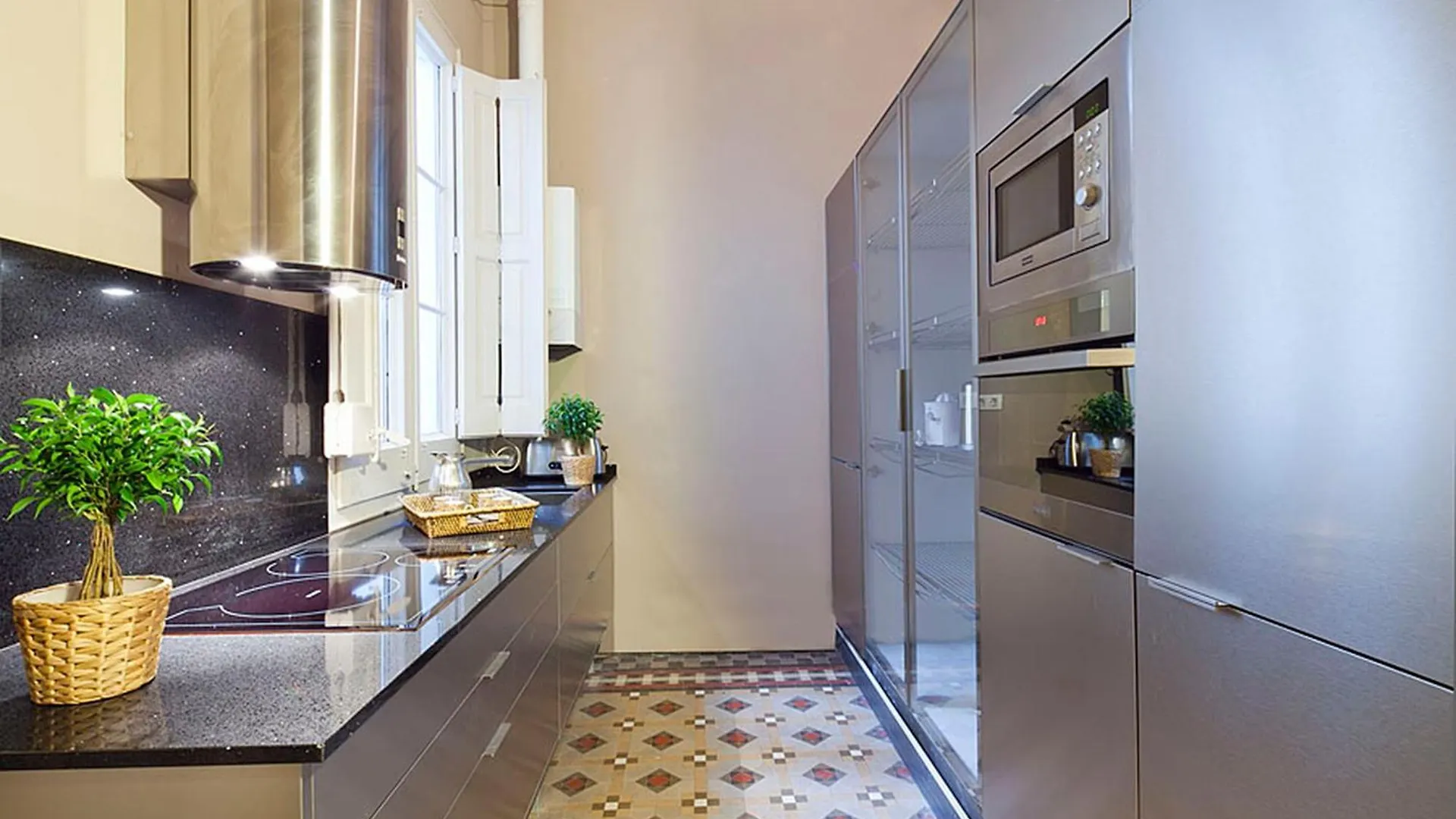 My Space Emirates - Apartments In Rambla De Catalunya Barcelona